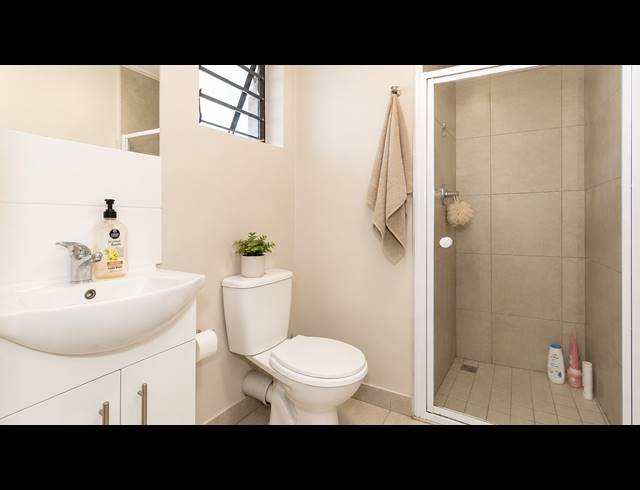 2 BEDROOM APARTMENT FOR SALE IN GROENVALLEI